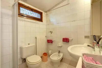 Bagno di Peaceful Villa in Firenze with private pool