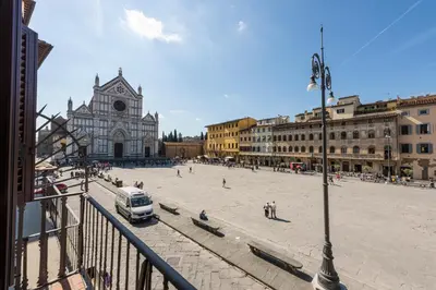 Vista generica su Firenze o vista sulla città dall'interno dell'appartamento