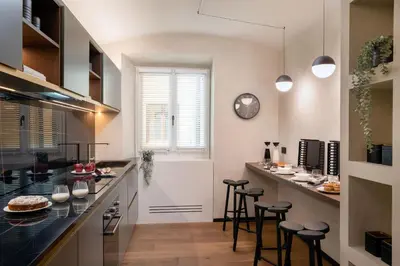 Cucina o angolo cottura di Arts & Crafts Apartments