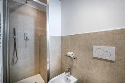 Bagno di Roommo Via dei Pilastri giada