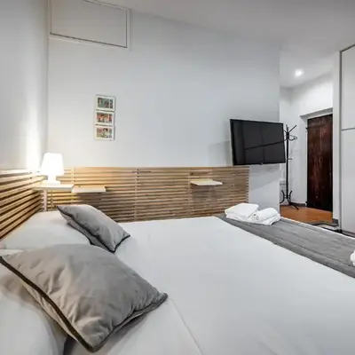 Roommo Via dei Pilastri giada