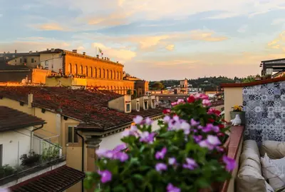 Vista generica su Firenze o vista sulla città dall'interno dell'appartamento