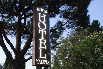 Certificato, attestato, insegna o altro documento esposto da Hotel Marzia