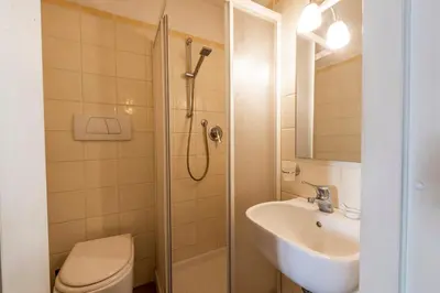 Bagno di Casa Ghibellina by Mmega