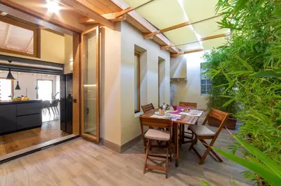 Planimetria di Industrial design loft with outdoor living terrace