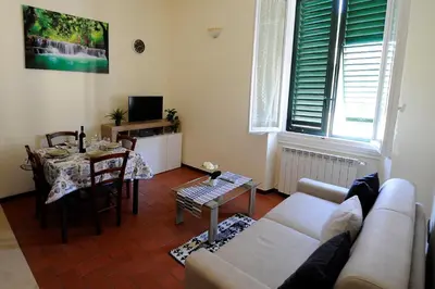 TV o dispositivi per l'intrattenimento presso [Bronzino Guest Home] - Appartamento privato