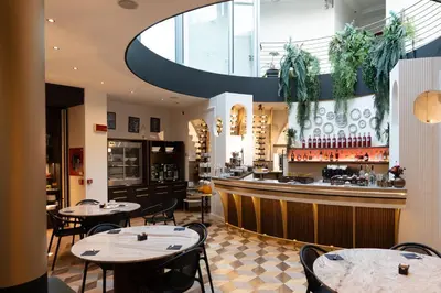 Salone o bar di JOIVY Together Florence Urban Resort