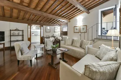 Area soggiorno di Buonarroti big apartment with terrace in Oltrarno
