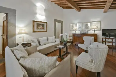 TV o dispositivi per l'intrattenimento presso Buonarroti big apartment with terrace in Oltrarno
