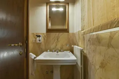 Bagno di Raffaello apartment with fireplace in Oltrarno
