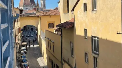 Vista generica su Firenze o vista sulla città dall'interno dell'appartamento