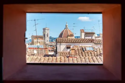 Vista generica su Firenze o vista sulla città dall'interno dell'appartamento