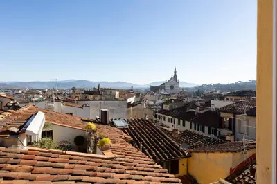 Vista generica su Firenze o vista sulla città dall'interno dell'appartamento