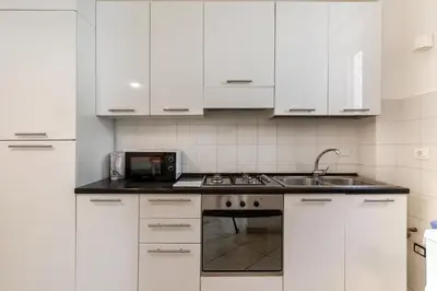 Cucina o angolo cottura di GuestHost - Florence Quiet and Bright Apartment