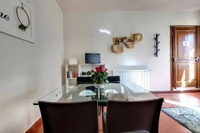TV o dispositivi per l'intrattenimento presso Guendalina Apartment by Mamo Florence