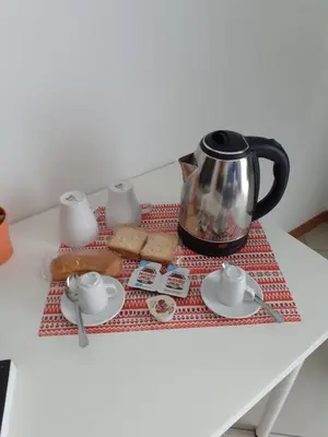 Set per la preparazione di tè e caffè presso Simone's Scala House