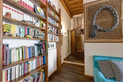 Biblioteca nell'appartamento