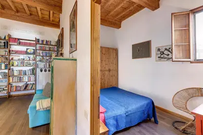 Biblioteca nell'appartamento