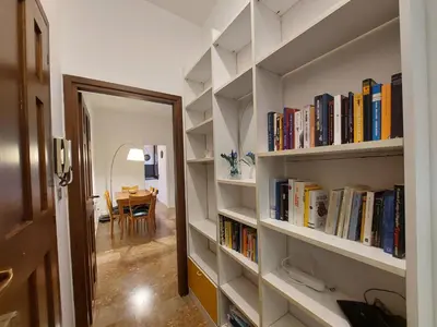 Biblioteca nell'appartamento