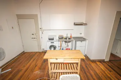 Cucina o angolo cottura di Cozy & Quiet 2BR Outside ZTL & 10min from Center