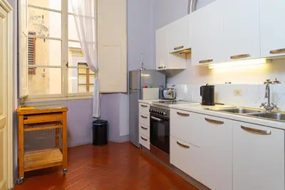 Cucina o angolo cottura di Elegant Apartment Near Piazza Della Signoria