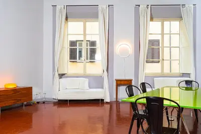 Area soggiorno di Elegant Apartment Near Piazza Della Signoria