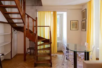 Planimetria di Charming 1BR Apartment