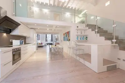 Cucina o angolo cottura di Le Grazie Luxury Apartment by Mmega