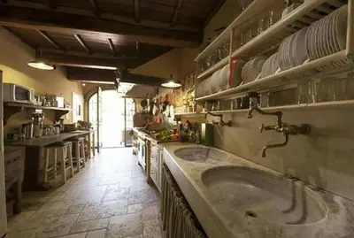 Planimetria di Villa con Piscina, Sauna, Jacuzzi