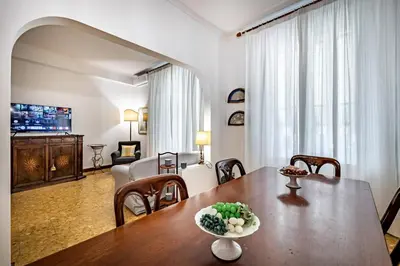 Area soggiorno di YiD Leopolda apt few minutes from Central Station