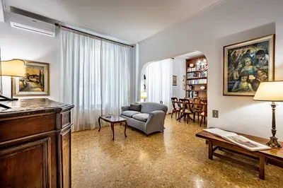 Area soggiorno di YiD Leopolda apt few minutes from Central Station