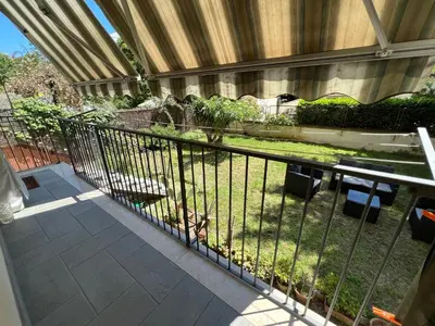 Balcone o terrazza di La finestra sul giardino