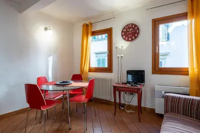 TV o dispositivi per l'intrattenimento presso GuestHost - SantAmbrogio Colorful Apartment