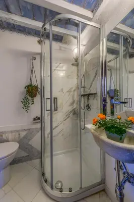 Bagno di Villa Maria - in the hills above Florence