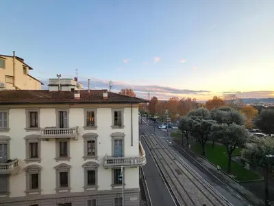 Vista generica sulle montagne o vista sulle montagne dall'interno dell'appartamento