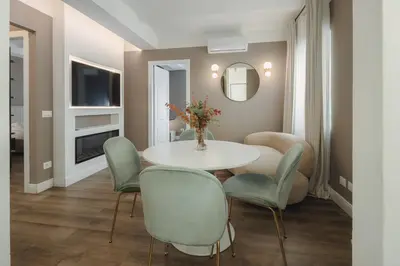 TV o dispositivi per l'intrattenimento presso San Marco - FillYourHomeWithLove Design Apartment