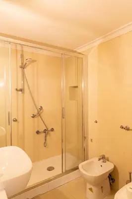 Bagno di Strategic 2BR Apartment