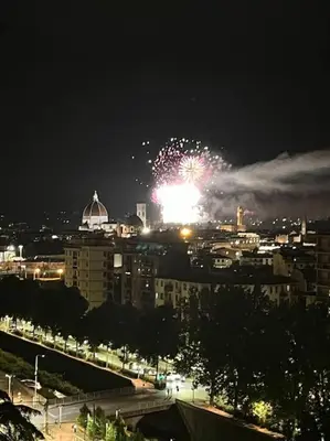Vista generica su Firenze o vista sulla città dall'interno dell'appartamento
