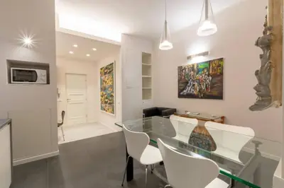 Cucina o angolo cottura di Stylish four bedrooms apartment - Florence center