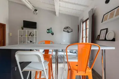 Cucina o angolo cottura di Design Center Florence APT - HomeUnity