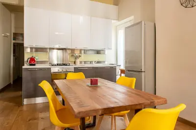 Cucina o angolo cottura di Modern & Bright in Oltrarno, Steps to Boboli & Pitti