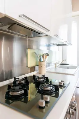 Cucina o angolo cottura di Modern & Bright in Oltrarno, Steps to Boboli & Pitti