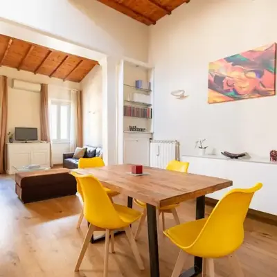 Modern & Bright in Oltrarno