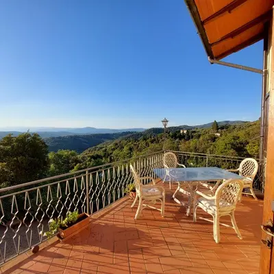 Paesaggio naturale nelle vicinanze della villa