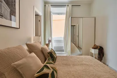 Letto o letti in una camera di 3 Master Bedrooms With Balcony on the River with Views