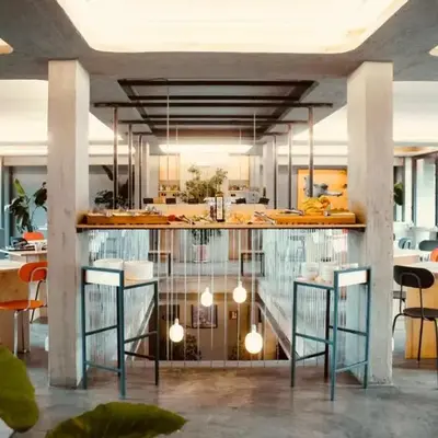 'RE-Dama Hostel