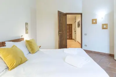 Letto o letti in una camera di Italian Experience-Vintage Apartment in Florence