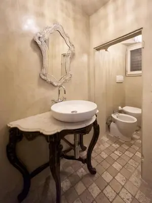 Bagno di Renaissance Palace Noble Floor Apartment