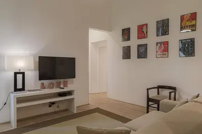 TV o dispositivi per l'intrattenimento presso Luxury apt in the heart of city out of ZTL