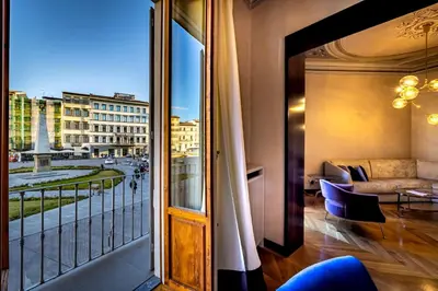Area soggiorno di YiD Santa Maria Novella Suites apt with balcony